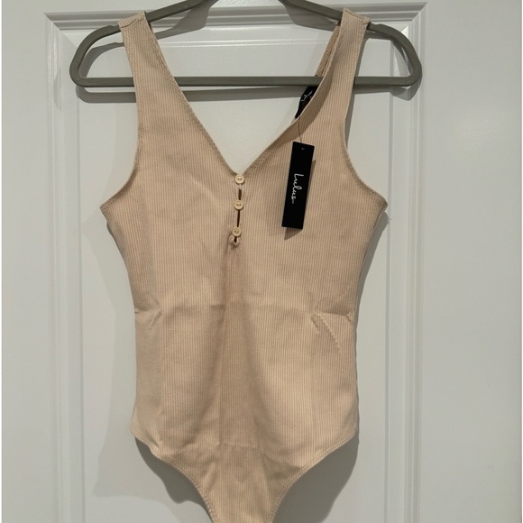 Lulu’s Beige Ribbed Knit Sleeveless Bodysuit.  New with tags, size medium. - Picture 6 of 6